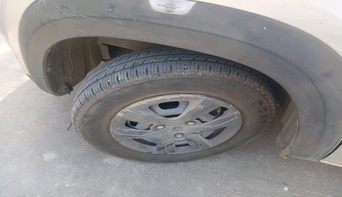 2019 Renault Kwid RXT 1.0 AMT (O), Petrol, Automatic, 17,871 km, tyre