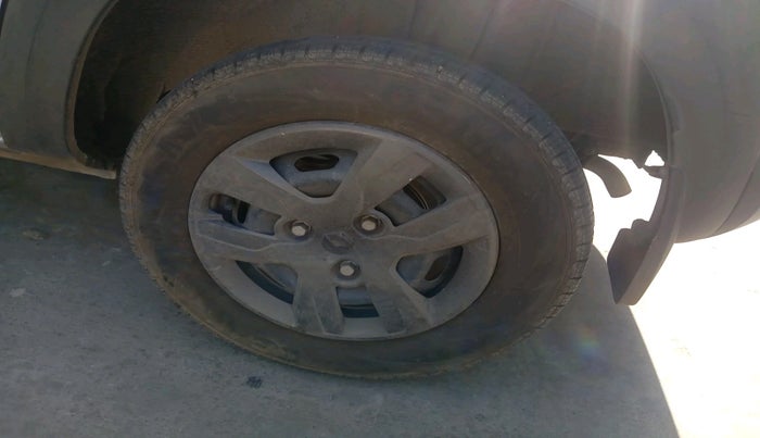 2019 Renault Kwid RXT 1.0 AMT (O), Petrol, Automatic, 17,871 km, tyre