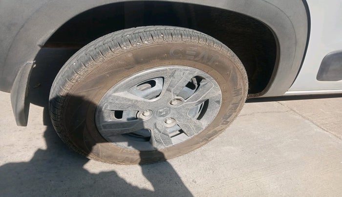 2019 Renault Kwid RXT 1.0 AMT (O), Petrol, Automatic, 17,871 km, tyre