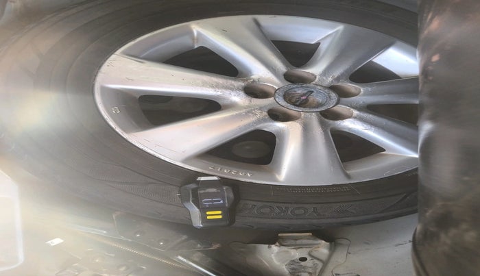 2012 Toyota Corolla Altis G DIESEL, Diesel, Manual, 1,23,840 km, tyre