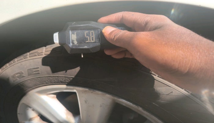 2012 Toyota Corolla Altis G DIESEL, Diesel, Manual, 1,23,840 km, tyre