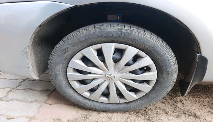 2012 Toyota Etios Liva G, Petrol, Manual, 52,353 km, tyre