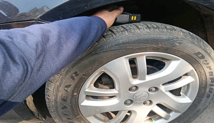 2012 Maruti Swift Dzire ZXI, Petrol, Manual, 87,028 km, tyre