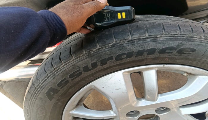 2012 Maruti Swift Dzire ZXI, Petrol, Manual, 87,028 km, tyre