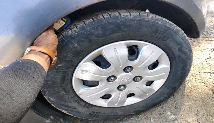 2010 Hyundai i10 MAGNA 1.2, Petrol, Manual, 1,43,760 km, tyre