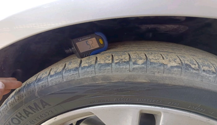 2012 Mercedes Benz E Class E 250 CDI Avantgarde, Diesel, Automatic, 1,53,790 km, tyre