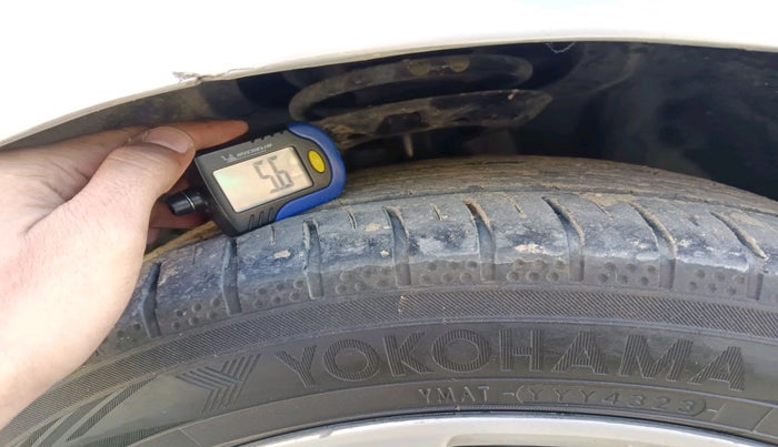 2012 Mercedes Benz E Class E 250 CDI Avantgarde, Diesel, Automatic, 1,53,790 km, tyre