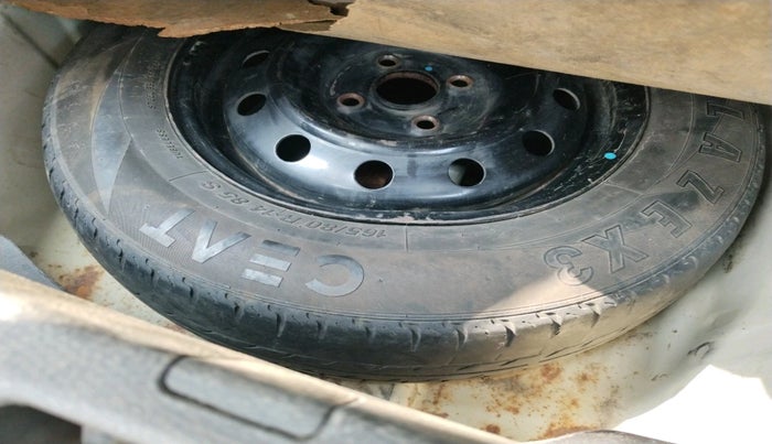 2012 Maruti Swift Dzire VDI, Diesel, Manual, 1,52,669 km, tyre