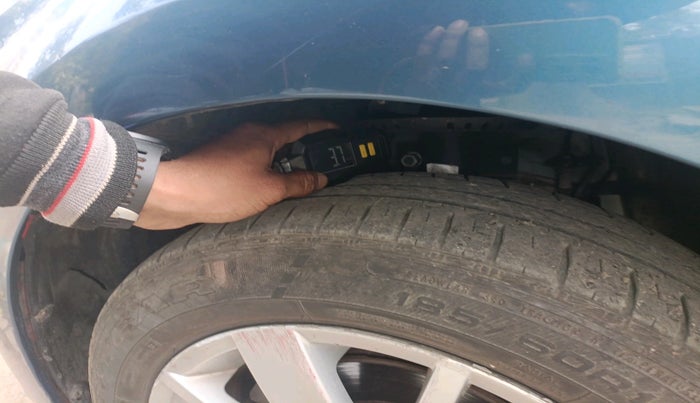 2017 Volkswagen Polo HIGHLINE1.2L, Petrol, Manual, 42,592 km, tyre