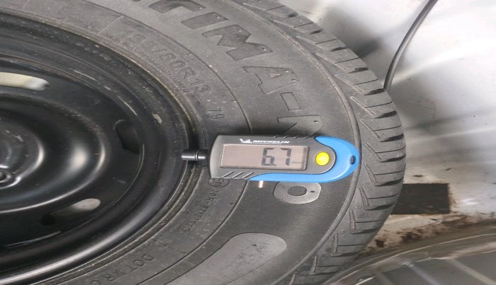 2016 Renault Kwid RXT 0.8, Petrol, Manual, 49,698 km, tyre