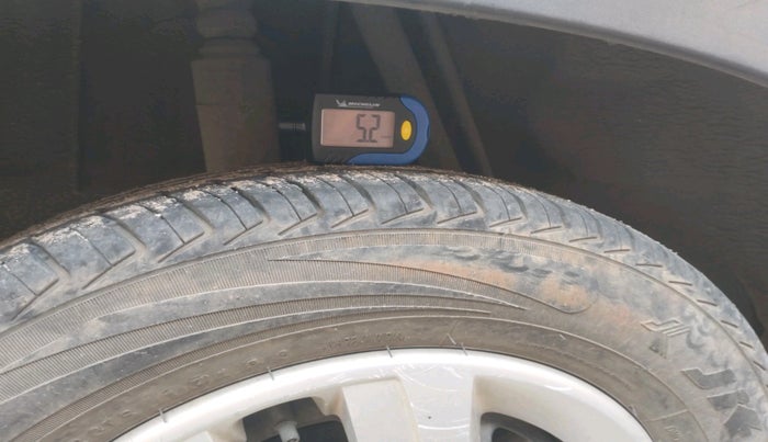 2016 Renault Kwid RXT 0.8, Petrol, Manual, 49,698 km, tyre