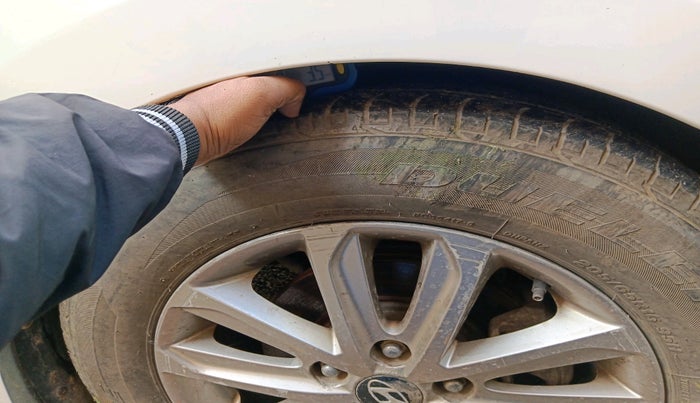 2015 Hyundai New Elantra 1.6 S MT DIESEL, Diesel, Manual, 1,79,765 km, tyre