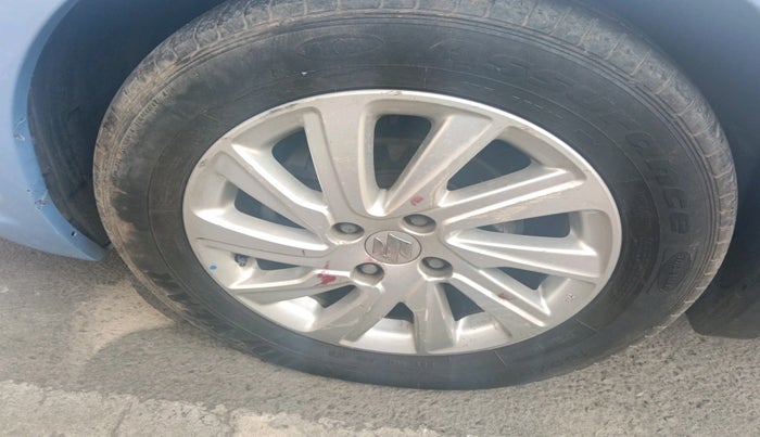 2016 Maruti Swift Dzire ZXI, Petrol, Manual, 70,318 km, tyre