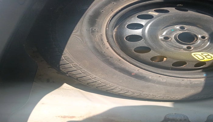 2016 Maruti Swift Dzire ZXI, Petrol, Manual, 70,318 km, tyre