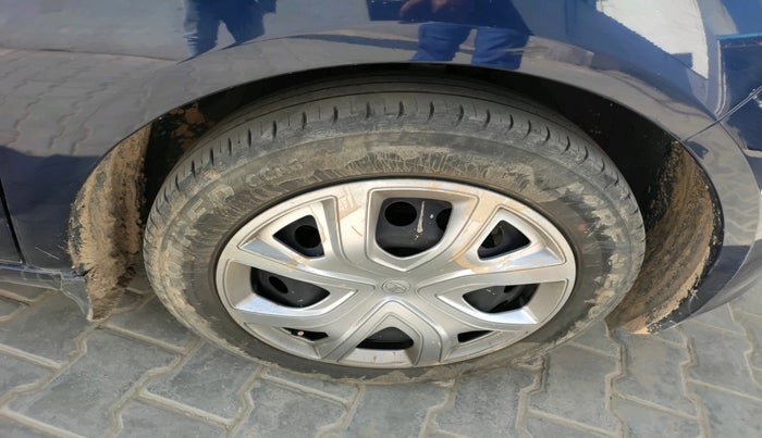 2024 Tata ALTROZ XM PLUS PETROL, Petrol, Manual, 23,273 km, tyre