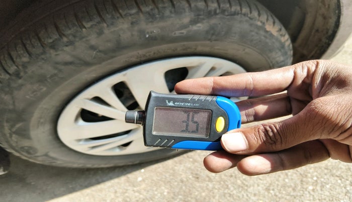 2015 Maruti Swift VDI, Diesel, Manual, 1,30,711 km, tyre