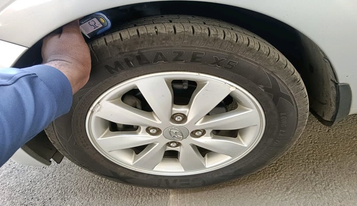 2014 Hyundai Xcent S (O) 1.2, Petrol, Manual, 20,586 km, tyre