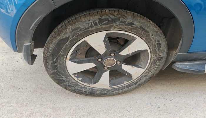 2018 Tata NEXON XZA PLUS DIESEL, Diesel, Automatic, 60,690 km, tyre