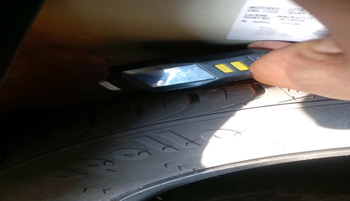 2013 Volkswagen Polo HIGHLINE1.2L, Petrol, Manual, 34,664 km, tyre