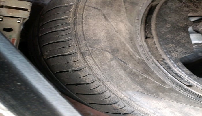 2019 Maruti Vitara Brezza ZDI AMT, Diesel, Automatic, 1,71,494 km, tyre