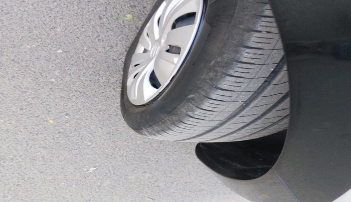 2025 Maruti Swift VXI 1.2L CNG, Petrol, Manual, 12,100 km, tyre