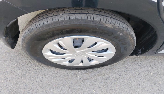 2025 Maruti Swift VXI 1.2L CNG, Petrol, Manual, 12,100 km, tyre