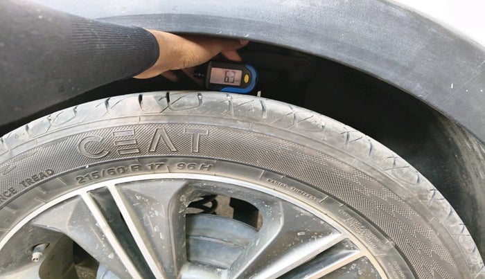 2017 Hyundai Creta SX PLUS AT 1.6 DIESEL, Diesel, Automatic, 88,650 km, tyre