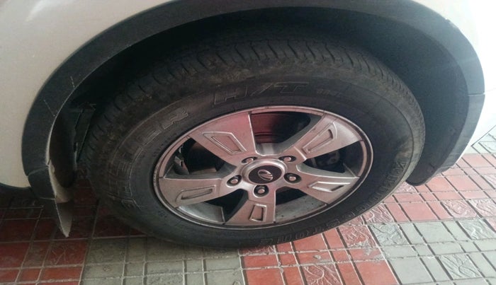 2012 Mahindra XUV500 W8, Diesel, Manual, 3,27,672 km, tyre