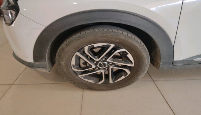 2022 KIA CARENS LUXURY PLUS 1.5 DIESEL AT 7 STR, Diesel, Automatic, 70,684 km, tyre