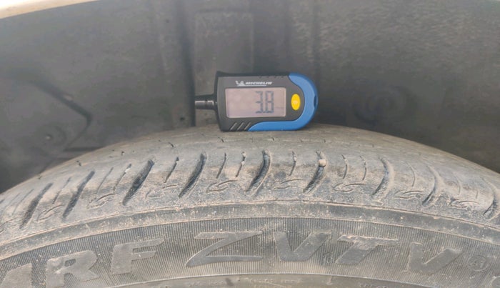 2015 Hyundai Elite i20 SPORTZ 1.2, Petrol, Manual, 1,01,235 km, tyre