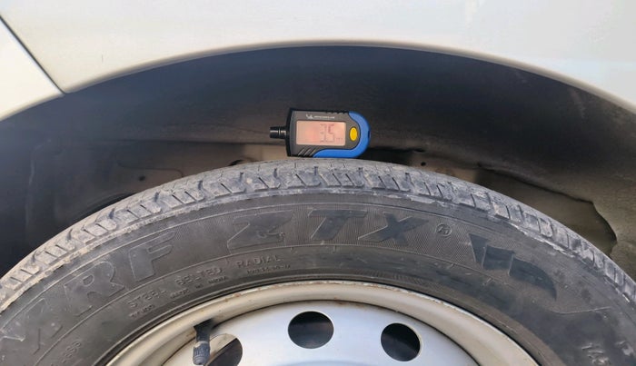 2015 Hyundai Eon ERA +, Petrol, Manual, 72,210 km, tyre