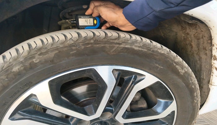 2022 Jeep Compass MODEL S (O) DIESEL 4X4 AT, Diesel, Automatic, 43,931 km, tyre