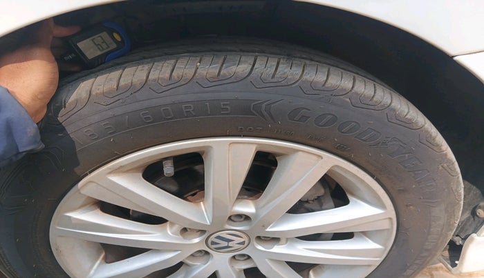 2013 Volkswagen Polo HIGHLINE1.2L, Petrol, Manual, 20,261 km, tyre