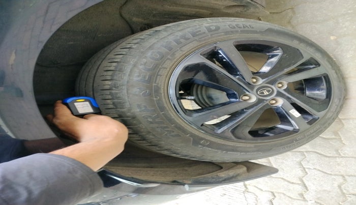 2023 Tata ALTROZ XZA PLUS DARK EDTION, Petrol, Automatic, 20,149 km, tyre