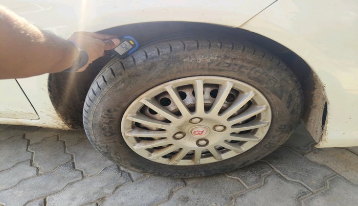 2017 Honda Amaze 1.2L I-VTEC E, Petrol, Manual, 1,01,817 km, tyre