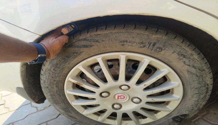 2017 Honda Amaze 1.2L I-VTEC E, Petrol, Manual, 1,01,817 km, tyre