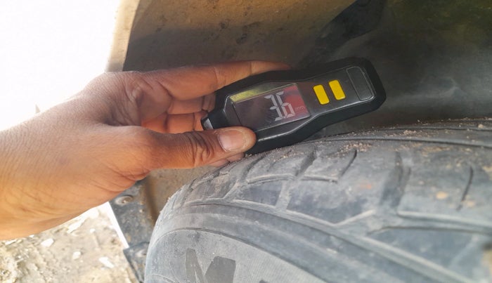 2014 Hyundai Elite i20 SPORTZ 1.4 CRDI, Diesel, Manual, 1,36,939 km, tyre