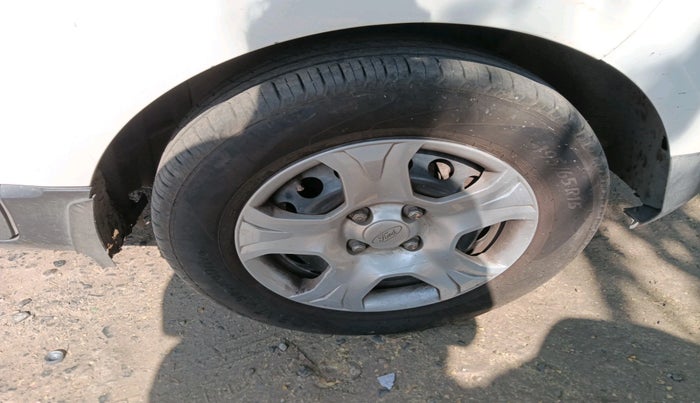 2016 Ford Ecosport TREND 1.5L DIESEL, Diesel, Manual, 1,37,249 km, tyre