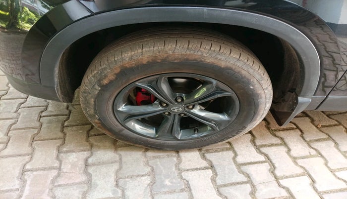 2021 Tata Harrier XZA 2.0L DARK EDITION, Diesel, Automatic, 49,993 km, tyre