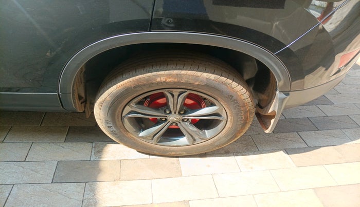 2021 Tata Harrier XZA 2.0L DARK EDITION, Diesel, Automatic, 49,993 km, tyre