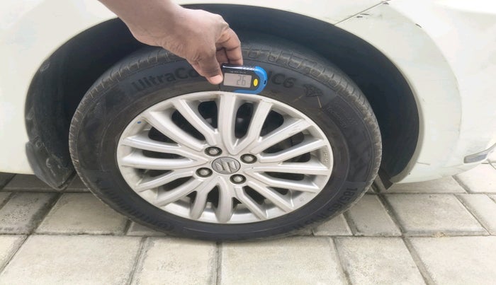 2017 Maruti Dzire ZXI, Petrol, Manual, 87,161 km, tyre