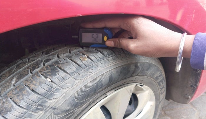 2019 Maruti Swift VXI, Petrol, Manual, 1,56,229 km, tyre