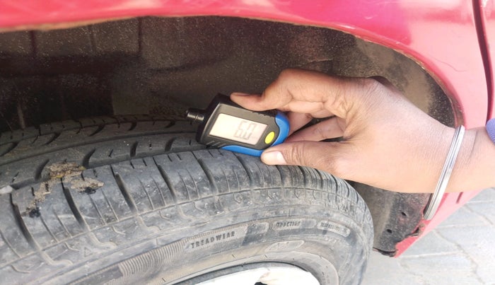 2019 Maruti Swift VXI, Petrol, Manual, 1,56,229 km, tyre