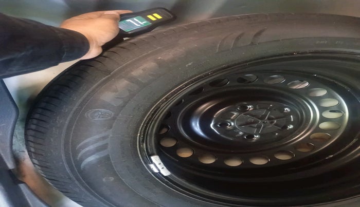 2024 Maruti BREZZA LXI S- CNG, Petrol, Manual, 43,155 km, tyre