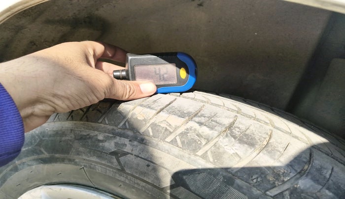 2017 Maruti Swift Dzire LDI, Diesel, Manual, 95,544 km, tyre