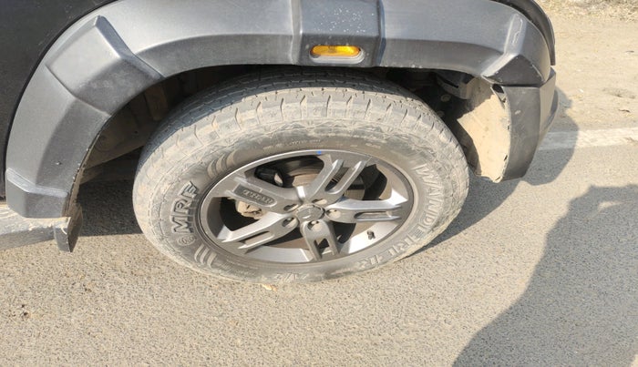 2024 Mahindra Thar LX HARD TOP 4WD MT, Diesel, Manual, 33,537 km, tyre