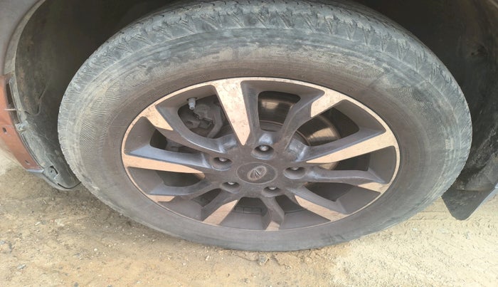 2018 Mahindra XUV500 W11 AT, Diesel, Automatic, 81,483 km, tyre