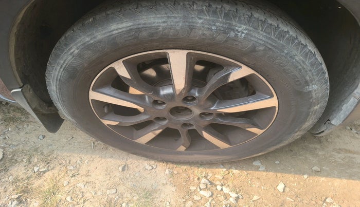 2018 Mahindra XUV500 W11 AT, Diesel, Automatic, 81,483 km, tyre