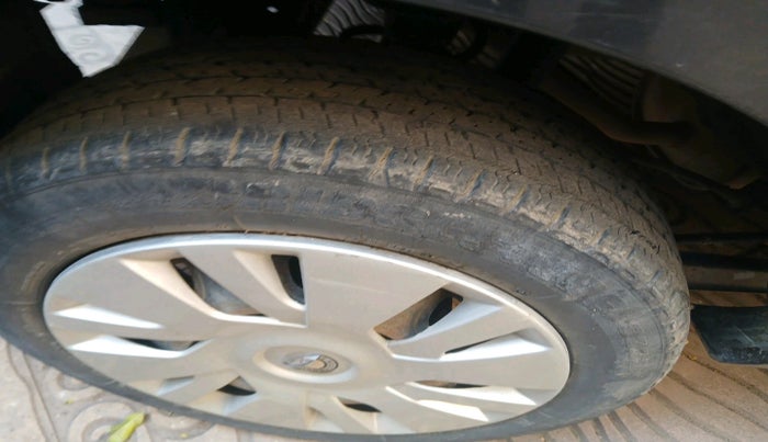 2015 Maruti Alto K10 VXI, Petrol, Manual, 60,000 km, tyre