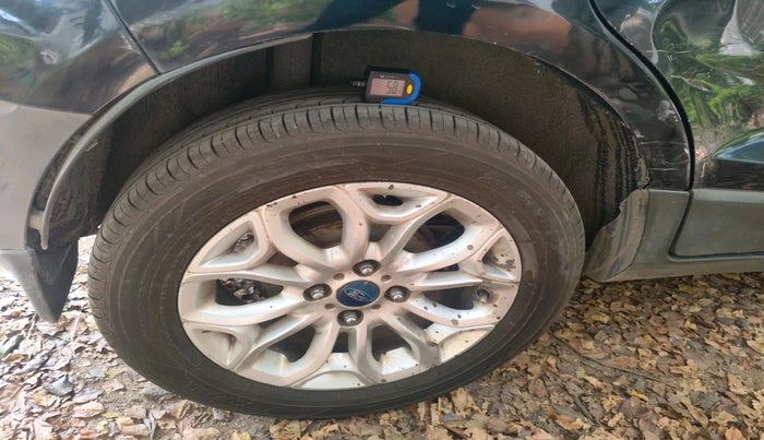 2013 Ford Ecosport TITANIUM 1.5L DIESEL, Diesel, Manual, 2,64,829 km, tyre